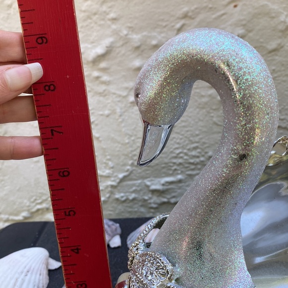 Large Silver Glitter Swan Sleigh - Picture 6 of 11